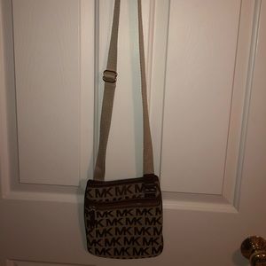 Crossbody purse.